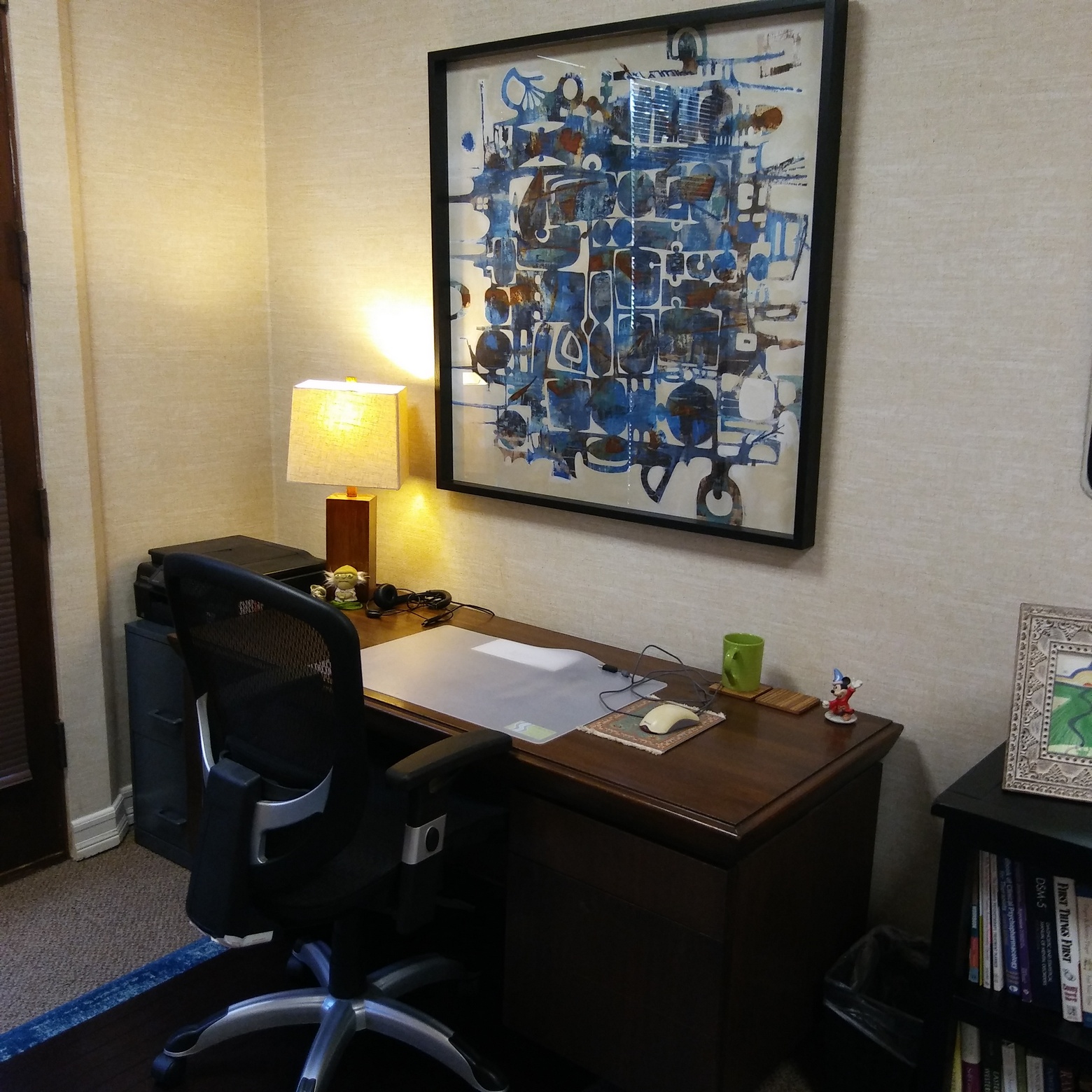 ECR-ofc-desk1560x1560